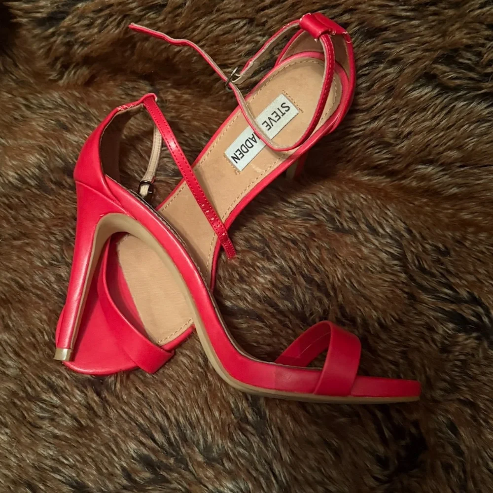 Red Steve Madden Heel LIKE NEW Size 8 Stecy Shoe - Picture 2 of 7